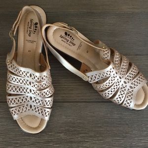Spring Step Slingback Gold Sandals 10